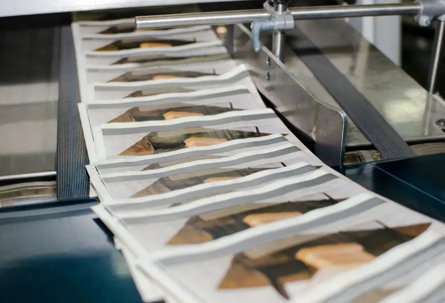 Proces drukowania broszur w drukarni