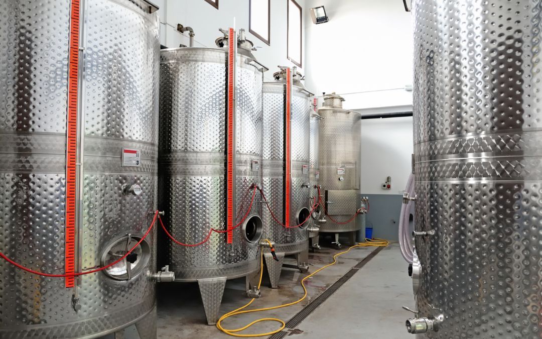 zbiorniki-w-hali Zbiorniki wewnątrz hali